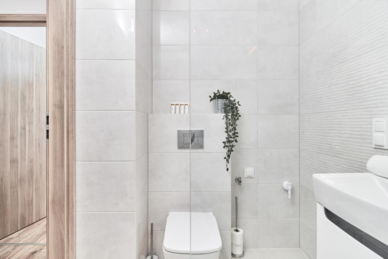 Modern Apartments Wroclaw By Renters מראה חיצוני תמונה